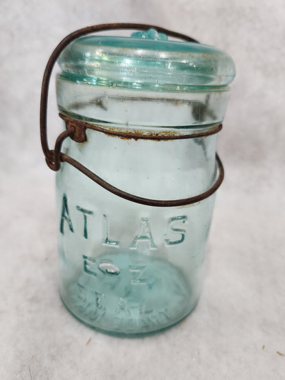 Vintage ATLAS E-Z SEAL Blue Mason Pint Jar glass lid Wire Bail Trade Mark Reg cornflower light aqua blue jar88