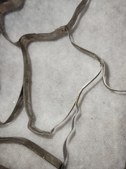 CC21 vintage 32 in 1 scrapless stainless steel cookie cutter