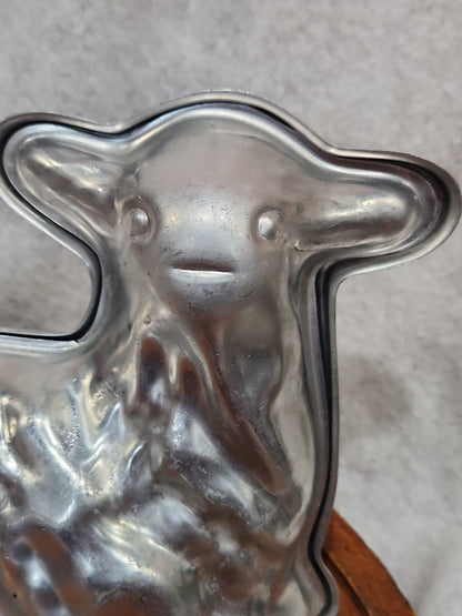 Vintage Aluminum 3-D Cake Pan Lamb laying 2 pieces al8761
