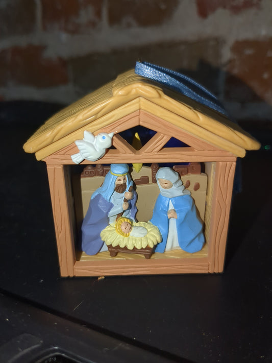 Vintage Avon Gift Collection "The First Christmas" Nativity Light-Up Ornament 1994 o879