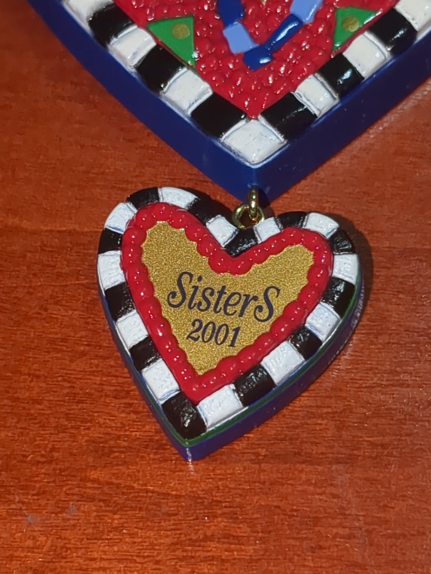 2001 Christmas Hallmark Keepsake Ornament "SISTERS" Heart Photo Holder ho498
