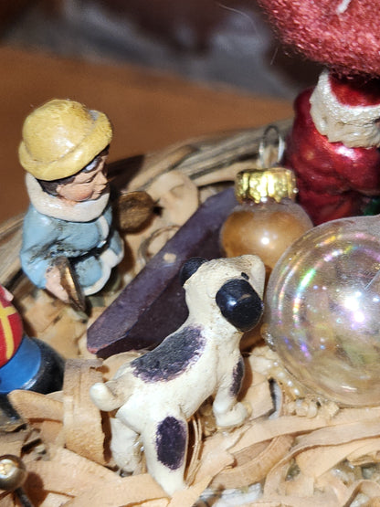 Vintage Bethany Lowe Santa Claus Wearing Wool in a Woven Sleigh With Toys AS IS s90