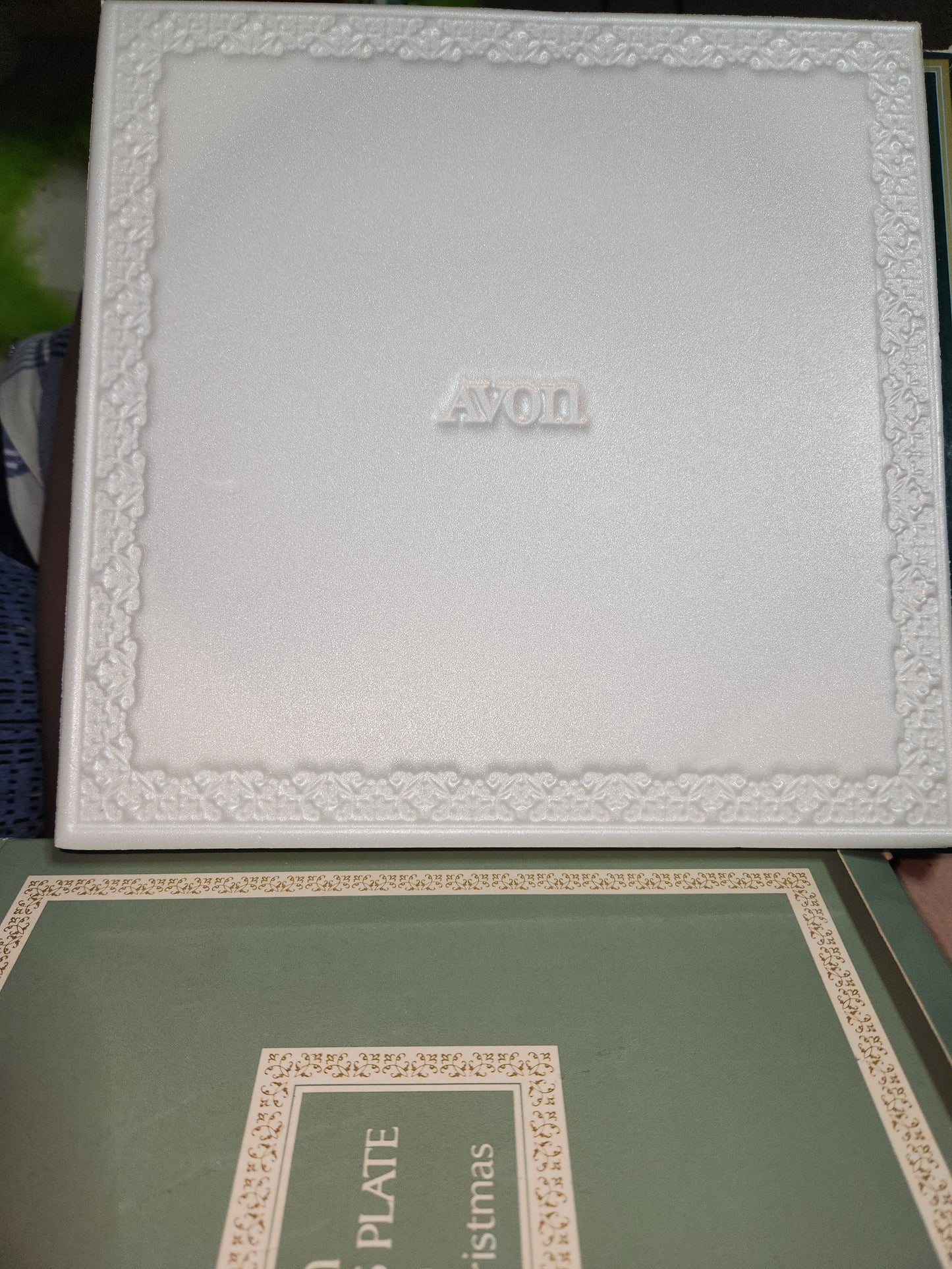 Vintage Avon Christmas 1980 Country Christmas Plate with Original Box. Enoch Wedgewood England