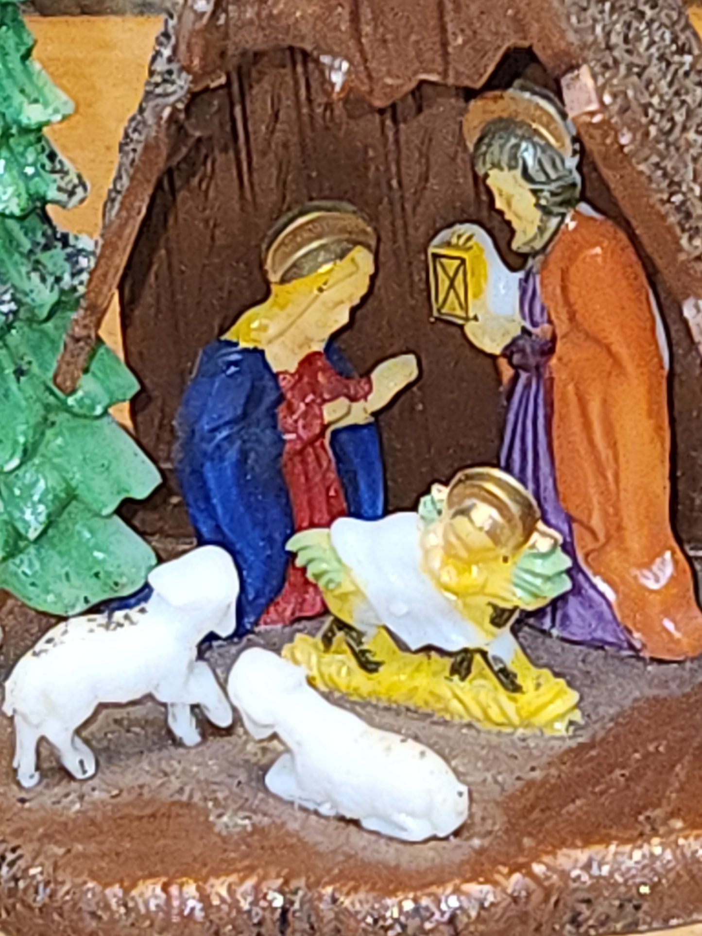 Vintage Plastic Celluloid Triangle Nativity Made in Hong Kong Mica n19