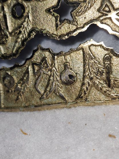 Vintage Cast Metal Christmas Tree Trivet Gold Made in Taiwan cm77