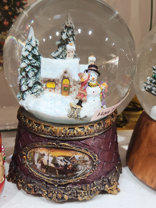 6" H Musical Holiday Themes globe snowman children and house sn98