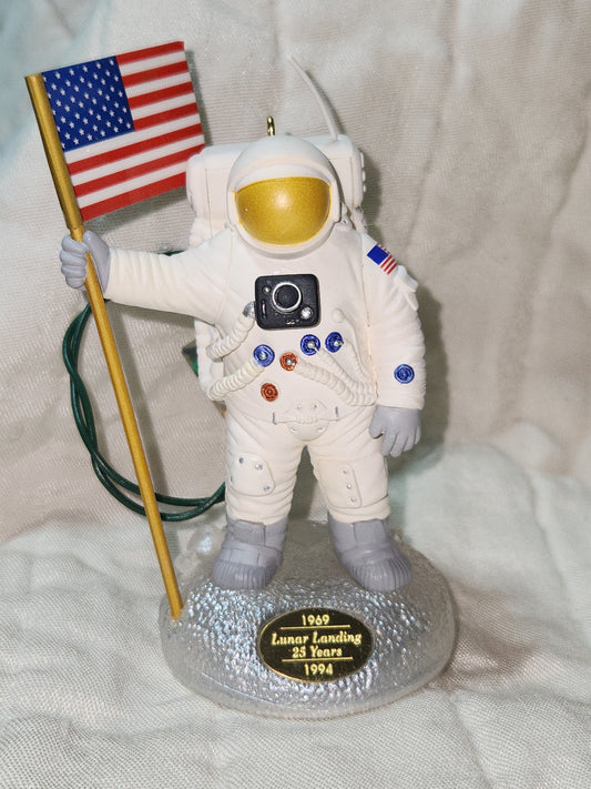 Vintage Hallmark Keepsake Ornament 1994 The Eagle has Landed Lunar Landing 25th Anniversay Light & Sound hls8