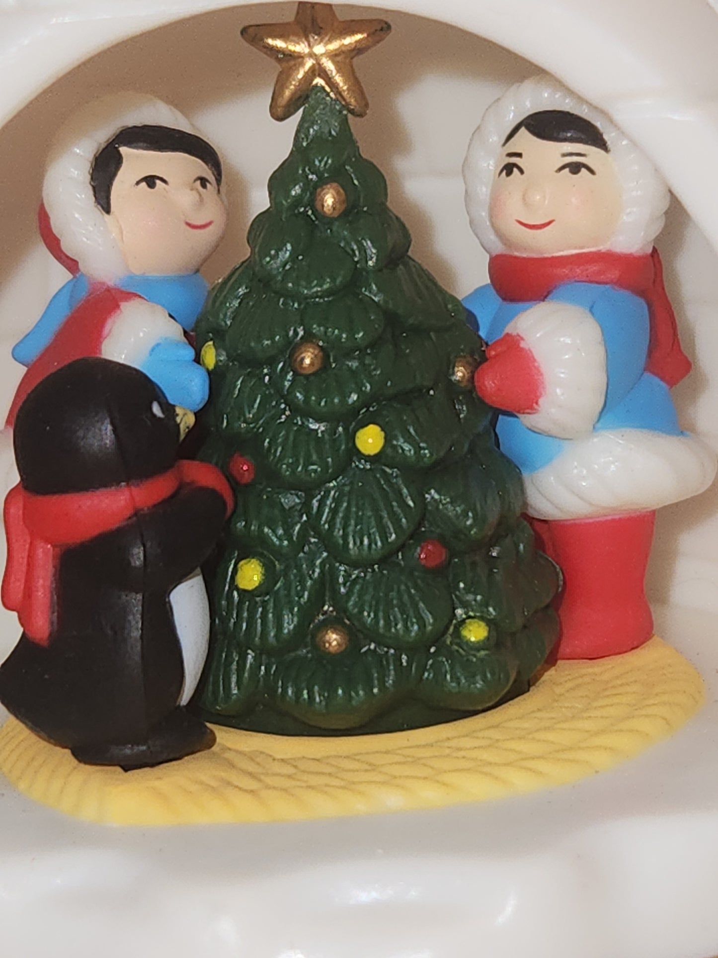 Vintage Avon Tree Ornament Winter Fun Igloo Penguin Christmas Tree 1983 av043