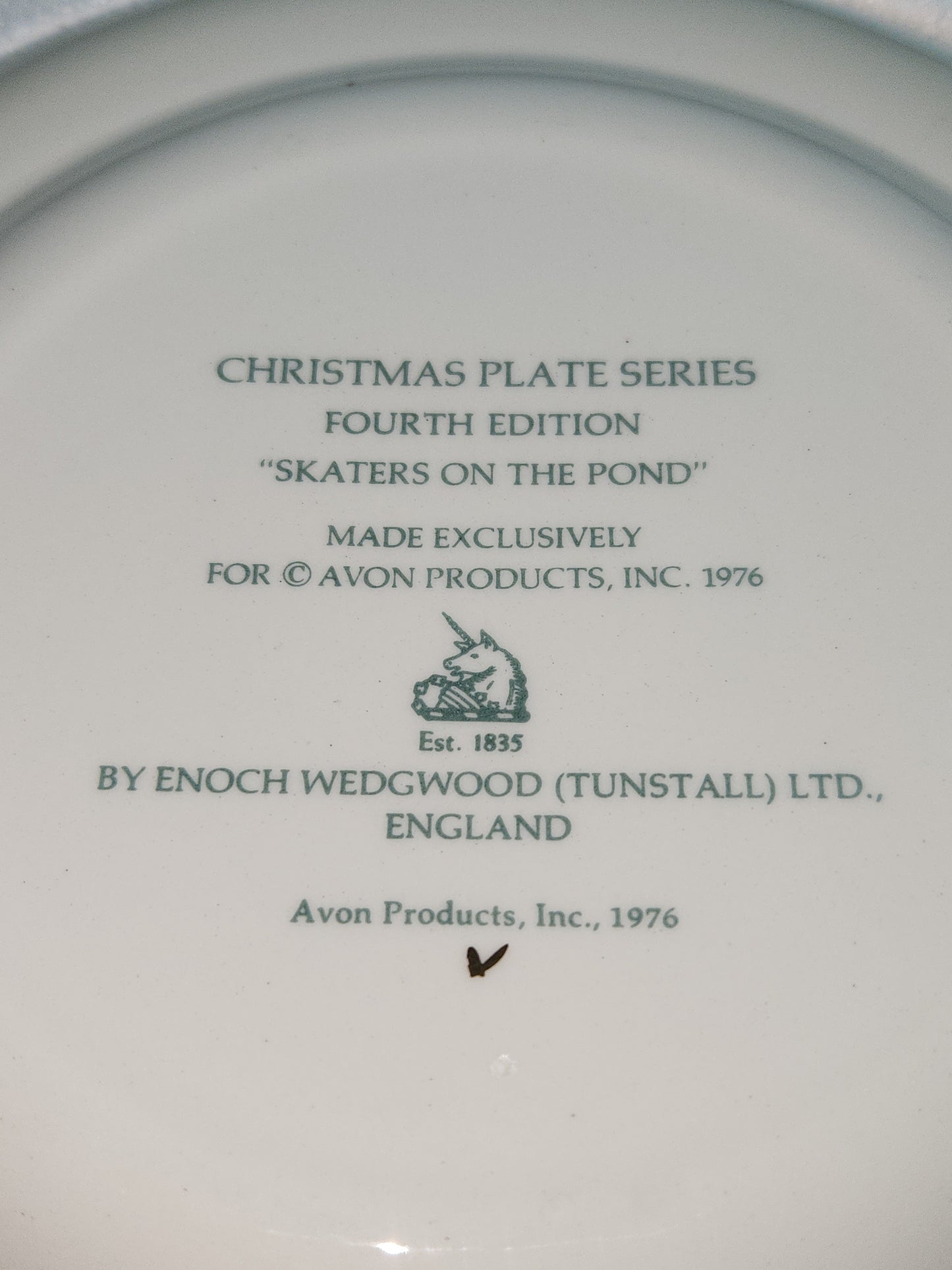 Vintage Avon Christmas 1975 Skaters on the Pond Plate Original Box. Enoch Wedgewood England