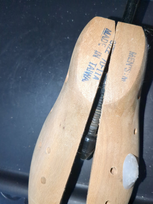 Vintage Shoe Stretcher Mens Medium 7D-11A Wooden & Metal Parts Made In Taiwan sh755