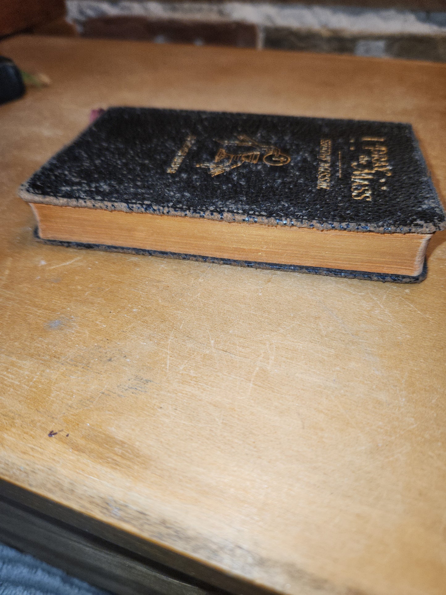 Vintage "I Pray The Mass" Sunday Missal by Father Hoever  1947 vb01