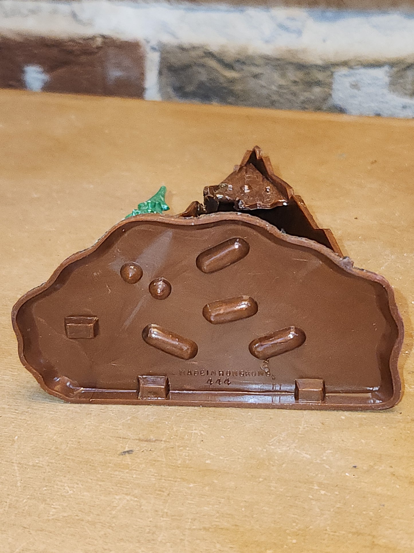 Vintage Plastic Celluloid Triangle Nativity Made in Hong Kong Mica n19