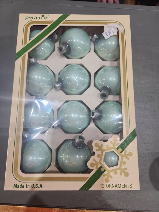 Vintage Pyramid Rauch Mint Green 2" ornaments bo68