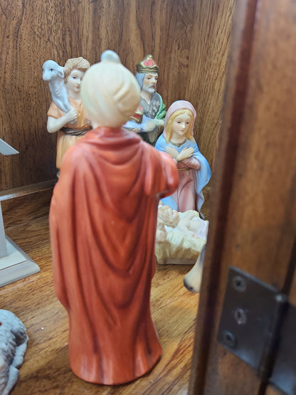 Vintage Homeco 5216 Nine Piece Bisque Porcelain Nativity set