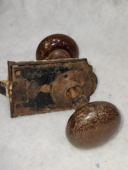 Antique Brown Door Knob and Lock Set kn3