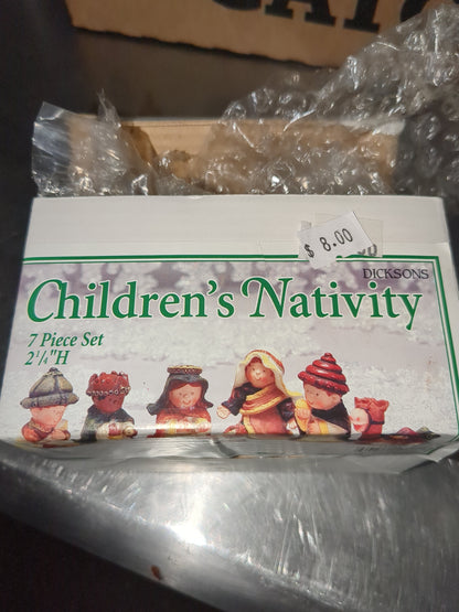 vintage Dixon's children Nativity. Made of resin, 2 and 1/4 in high, and seven pieces cn1