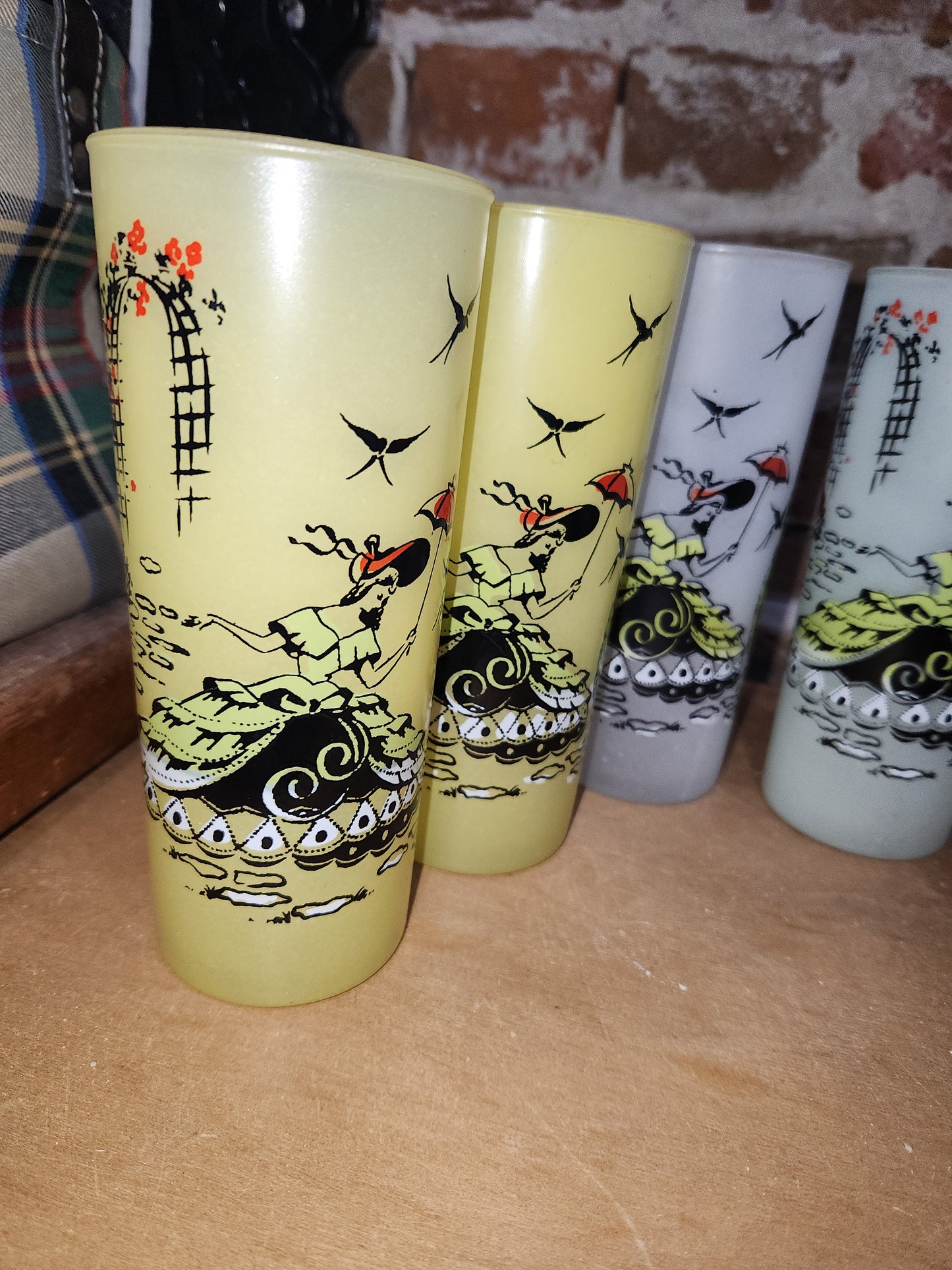 Vintage Libbey Southern Belle Pastel Frosted highball glasses. Set of 6.