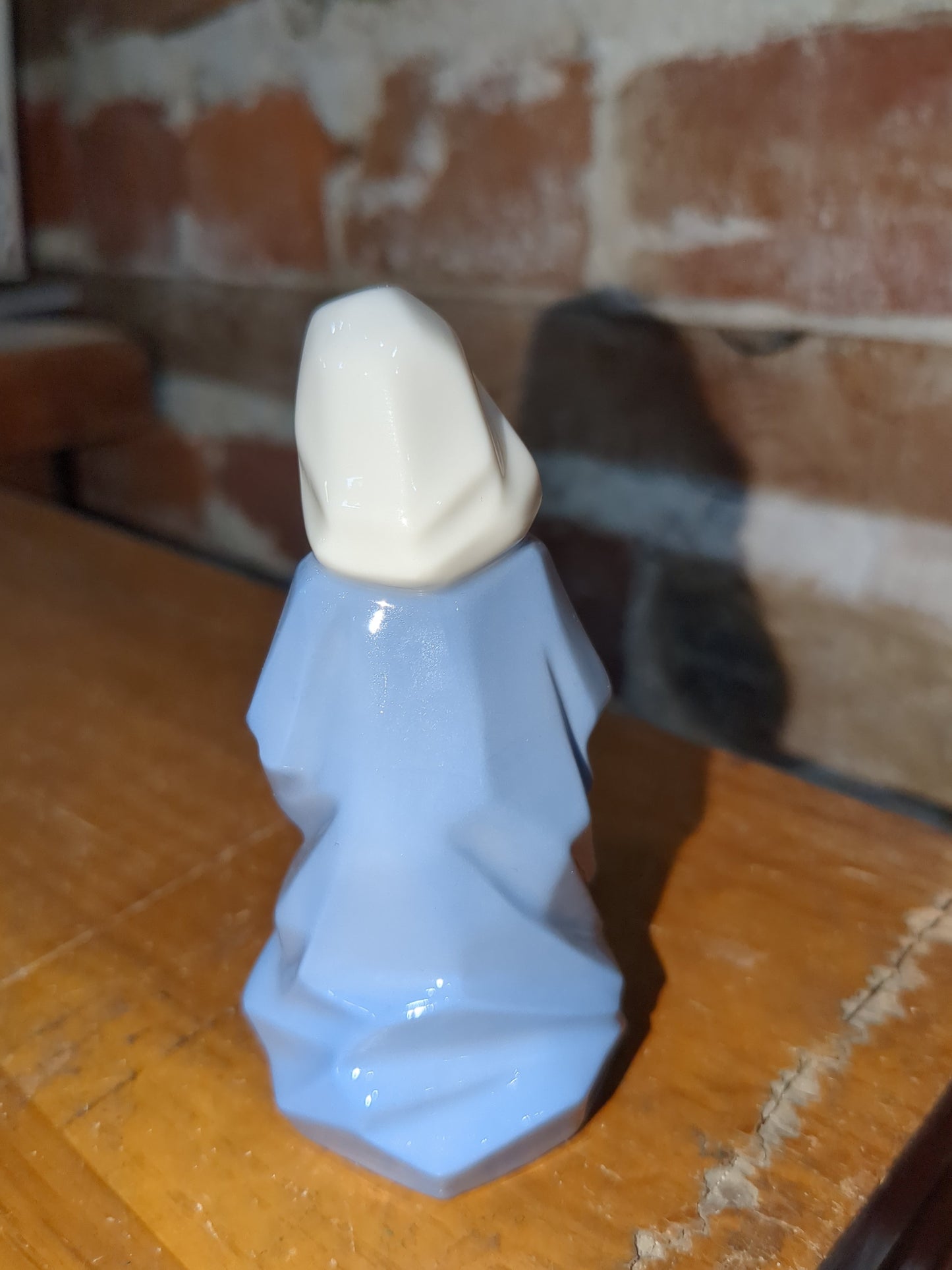 Vintage replacement piece for Hallmark ceramic 11 piece nativity set. Mary