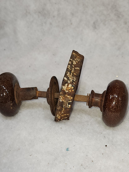 Antique Brown Door Knob and Lock Set kn3