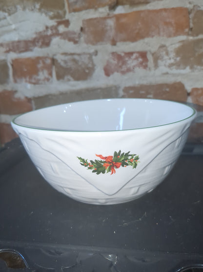 Pfaltzgraff Christmas Heritage basket serving bowl USA pfa13