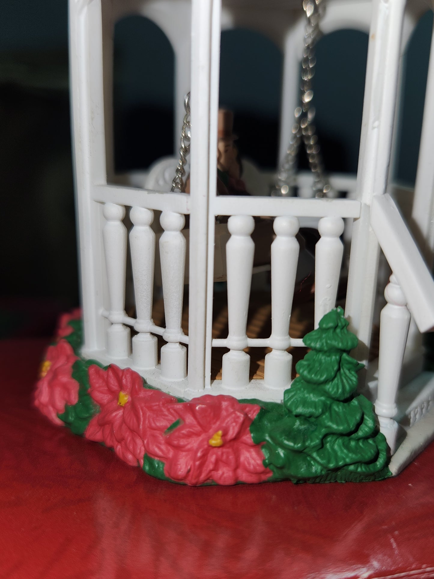 Hallmark Ornament: 1996 Our Christmas Together gazebo and swing ho543