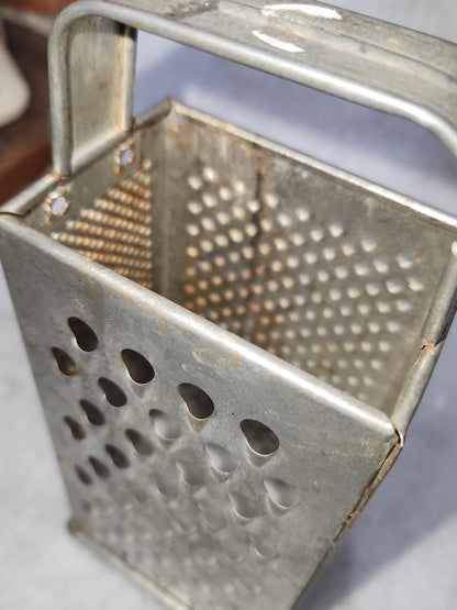 VINTAGE Bromwell Metal Box Grater Cutter Shredder Slicer has 4 sides patina Michigan City sh32