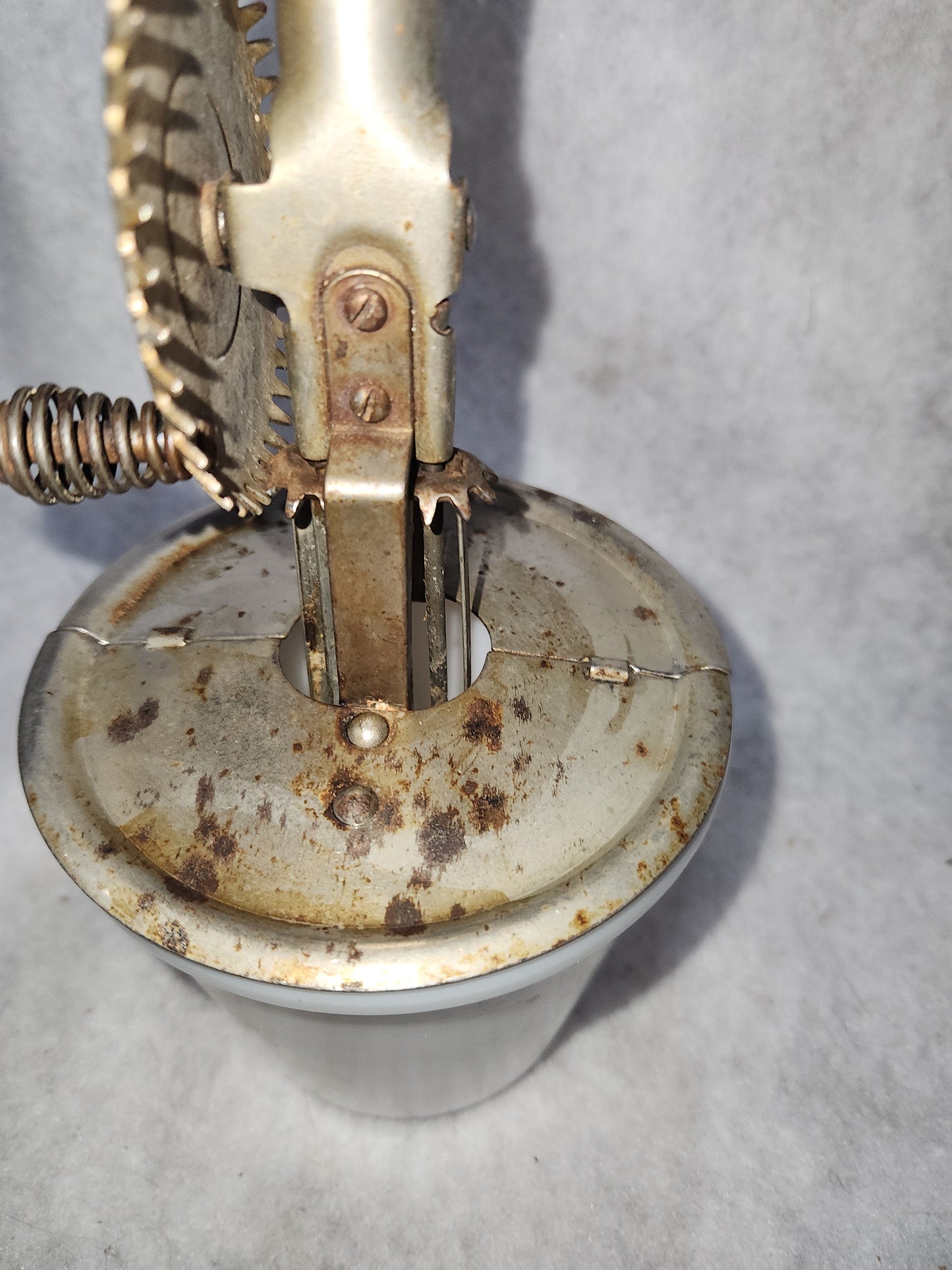 Vintage Egg Beater Hand Mixer and Small Anchor Hocking Milkglass Bowl mg901