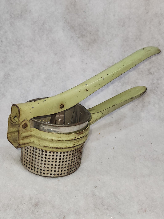 Vintage Old Green Potato Ricer Dirty Mint Green Handle Universal No Makers Mark kit920