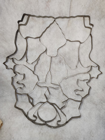 CC21 vintage 32 in 1 scrapless stainless steel cookie cutter