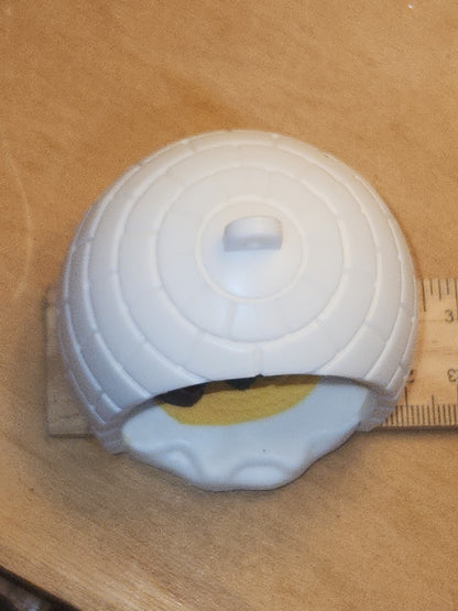 Vintage Avon Tree Ornament Winter Fun Igloo Penguin Christmas Tree 1983 av043