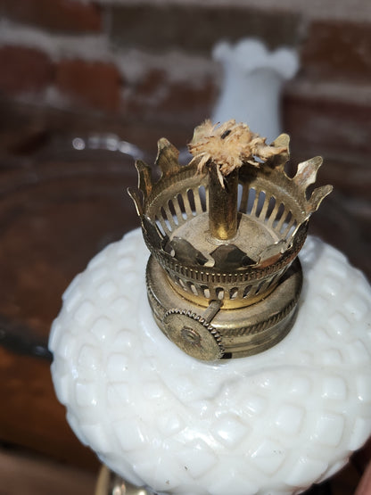 MINI WHITE DIAMOND DESIGN OIL LAMP W/ GOLD COLOR METAL BASE lamp8