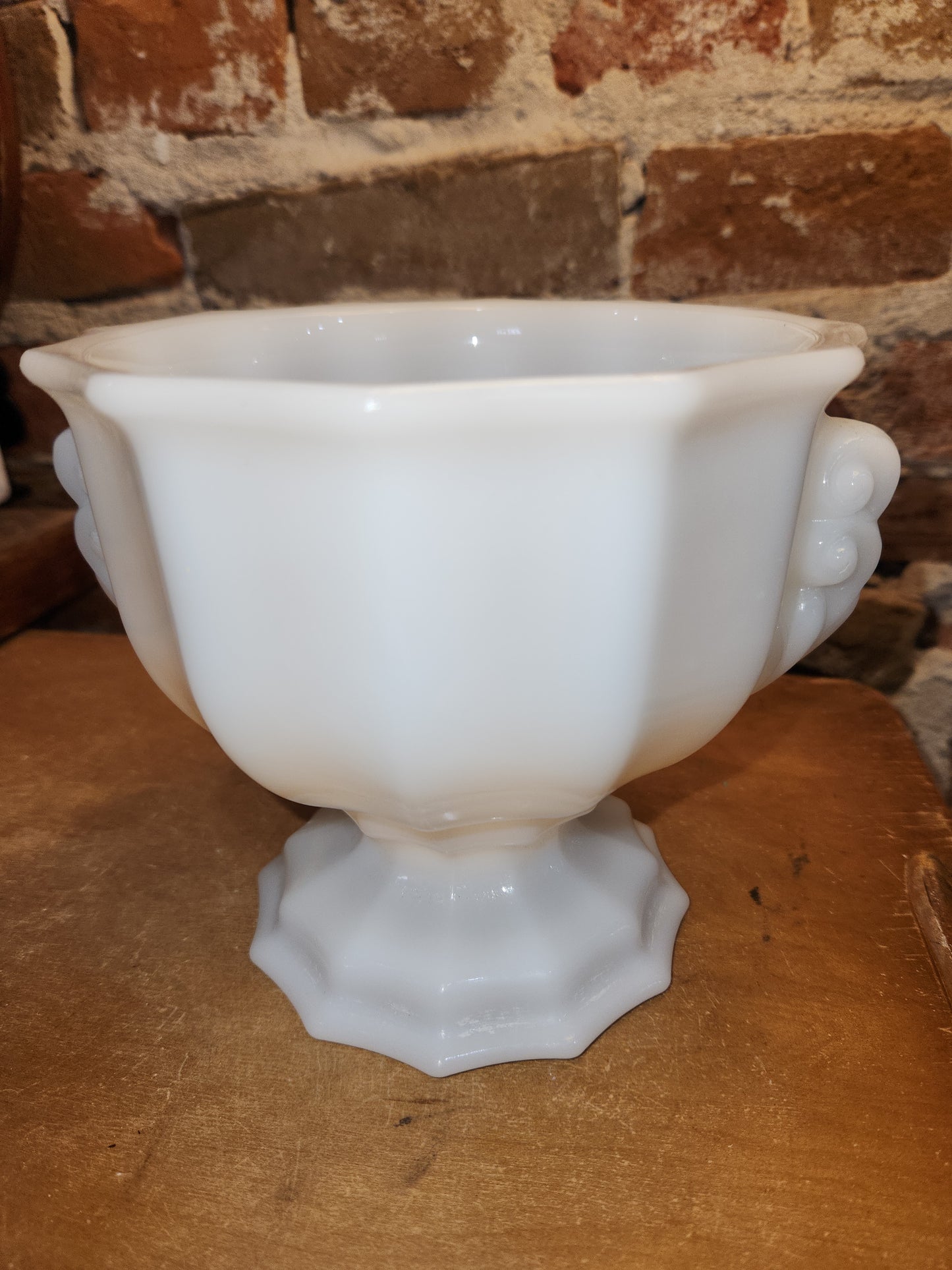 Vintage E.O. Brody Co. MJ-46 Milk Glass Fruit Compose Pestal Vase Candy Dish Trinket  Cleveland Ohio USA J-2537 mg8