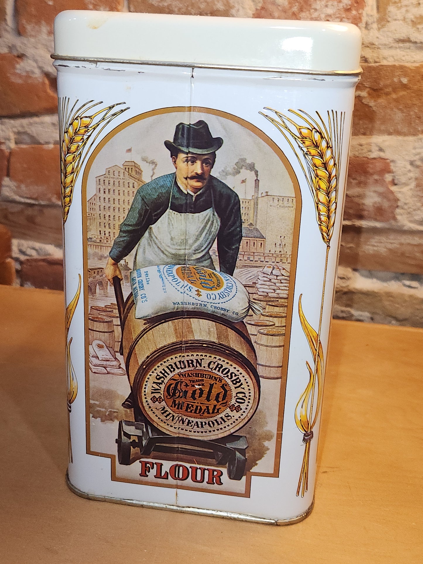 Vintage Washburn Crosby Company Gold Medal Flour Tin NO CONTENTS ti7