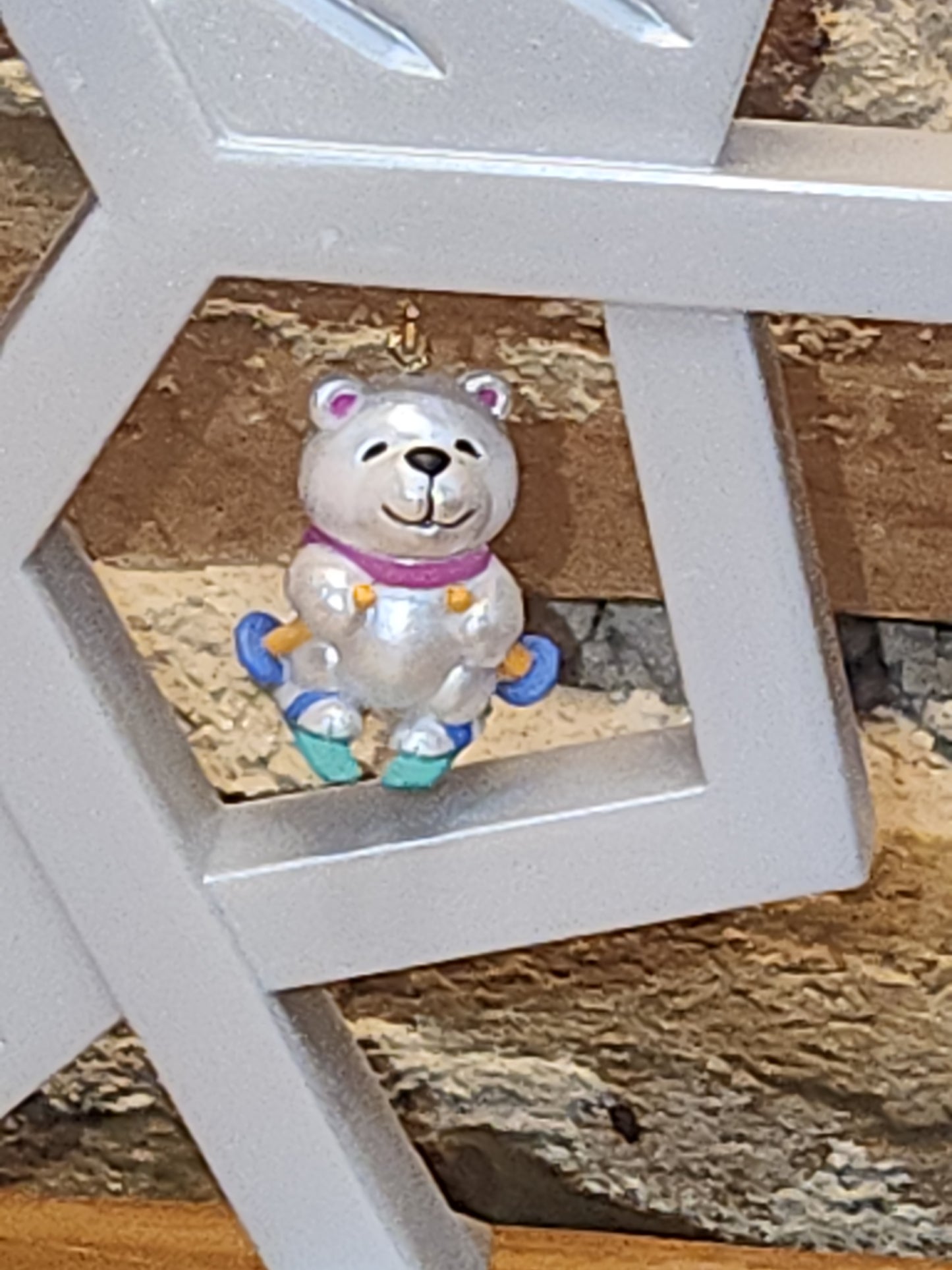 Vintage Avon Wee Winter Friends Display Stand Along With Set Of Four Wee Winter Friends Penguine, Seal, Polar Bear, Eskimo NO BOX ww67