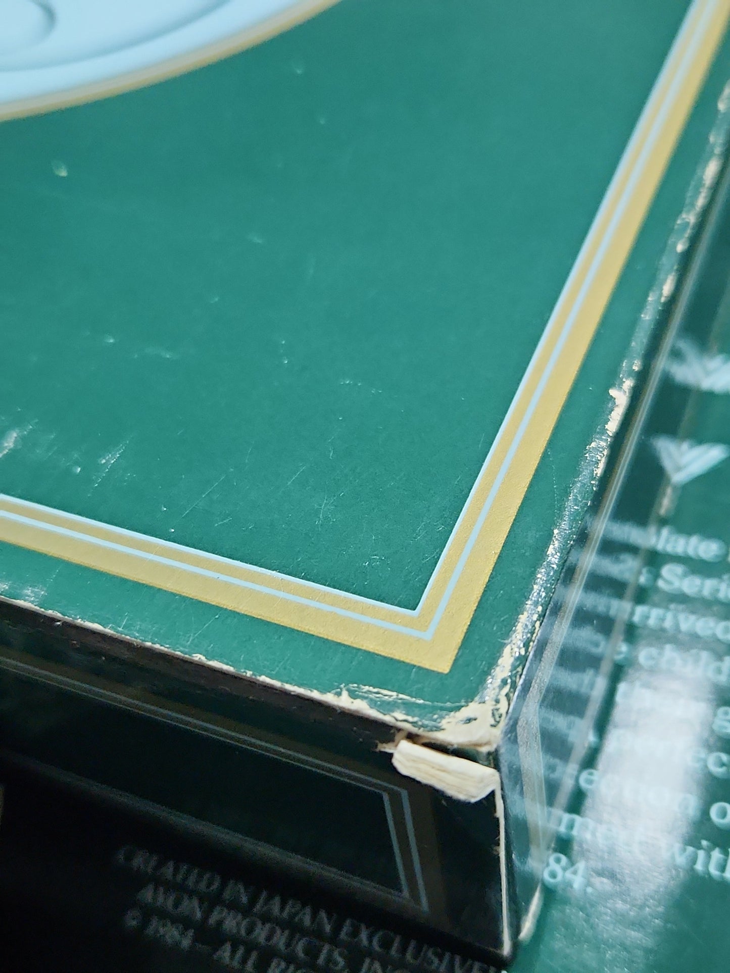 Vintage Avon Christmas 1981 First Edition Christmas Memories Plate 22k gold trim Original Box.