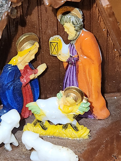 Vintage Plastic Celluloid Triangle Nativity Made in Hong Kong Mica n19