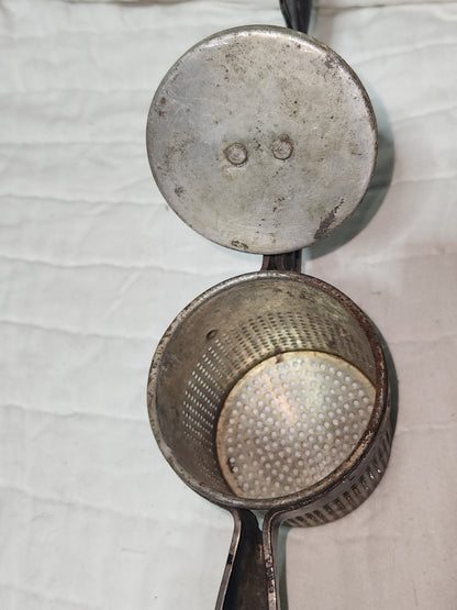 Vintage Potato Ricer black chippy handle universal kit914