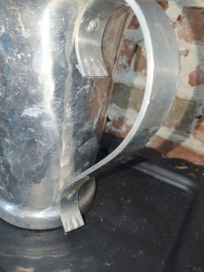 Vintage hammered aluminum pitcher alu115