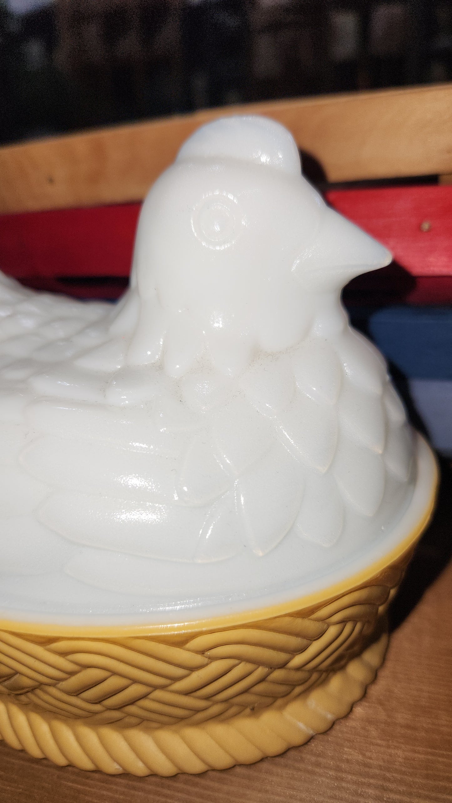 Vintage Avon Hen On Nest Milk Glass Covered trinket, candy, soap dish hon3