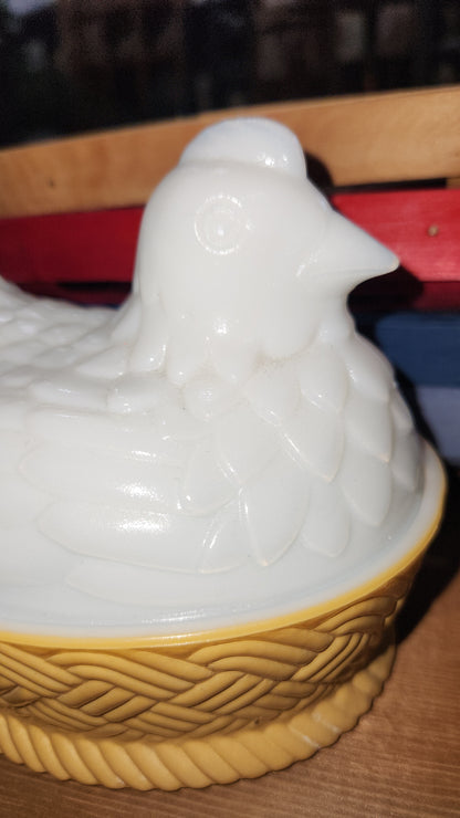 Vintage Avon Hen On Nest Milk Glass Covered trinket, candy, soap dish hon3
