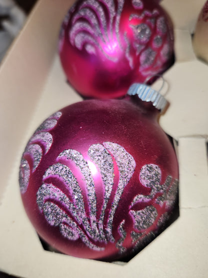 Vintage Shiny Brite Glass Ornaments with Mica Glitter In Box dated 1967 AS IS bo83