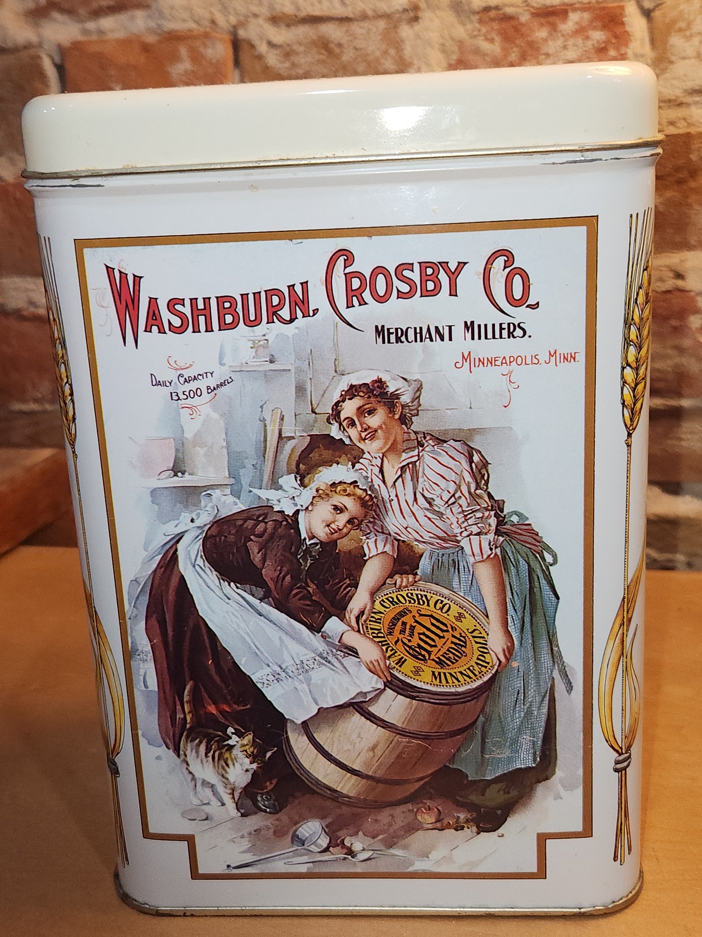 Vintage Washburn Crosby Company Gold Medal Flour Tin NO CONTENTS ti7