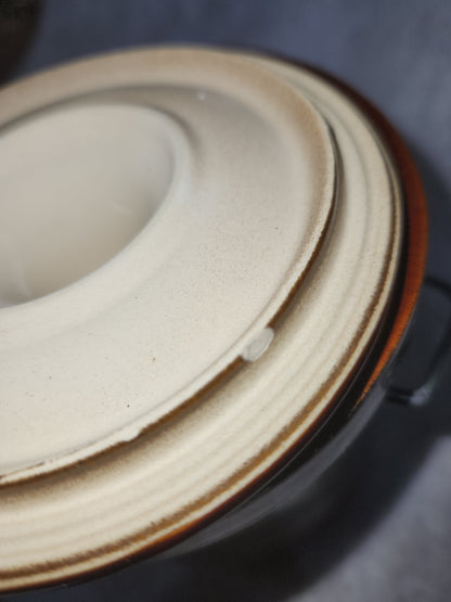 Vintage brown pottery crock lid and metal bail pot57