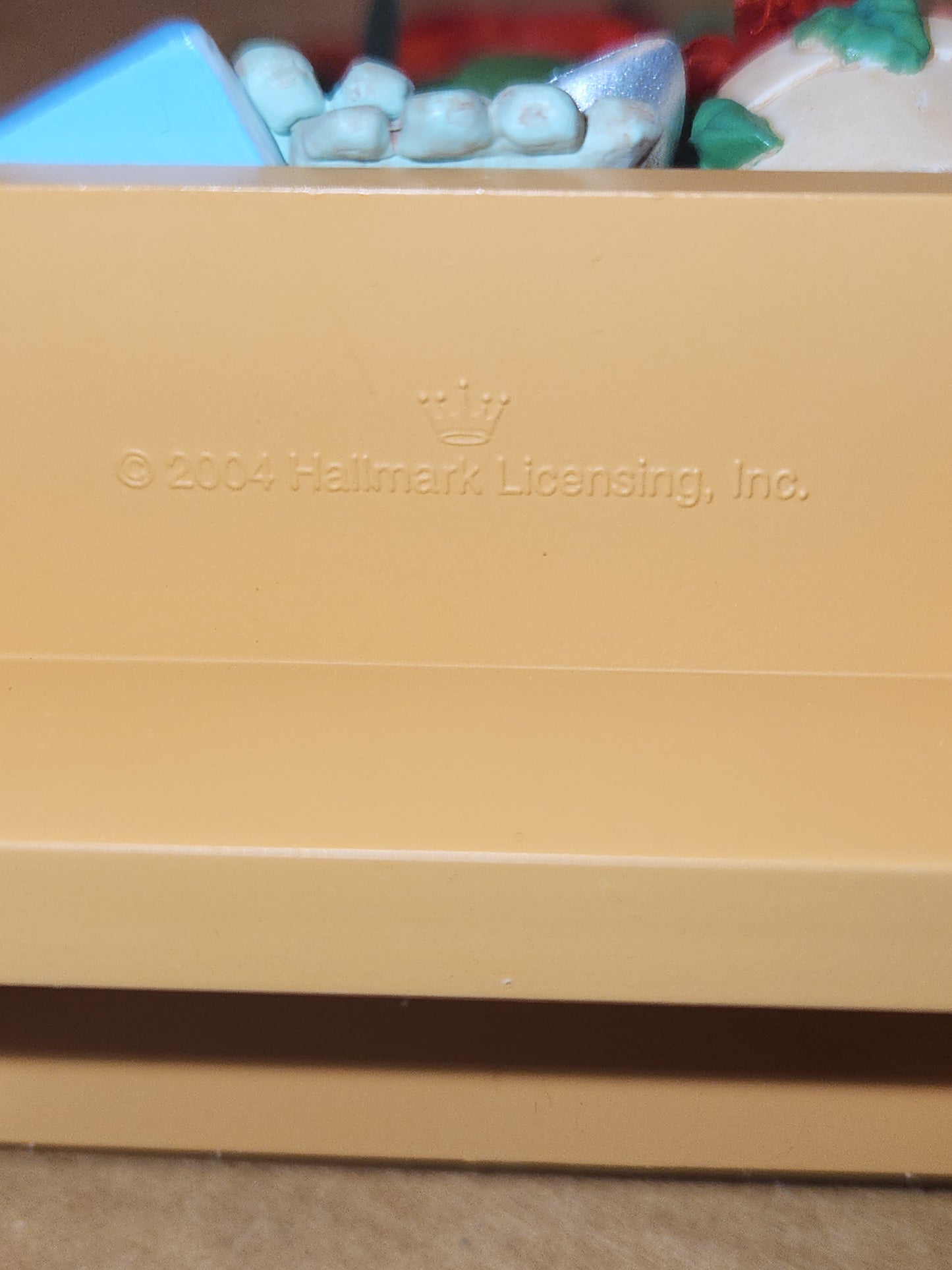 Hallmark Keepsake Christmas Ornament 2004 Winter Garden in box