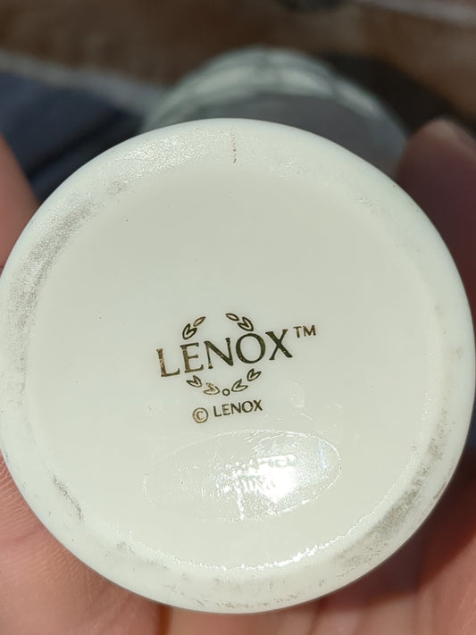 Vintage Lenox Rose Blossom Bud Vase Ivory Porcelain 24k Gold Trim 6" Tall lbv