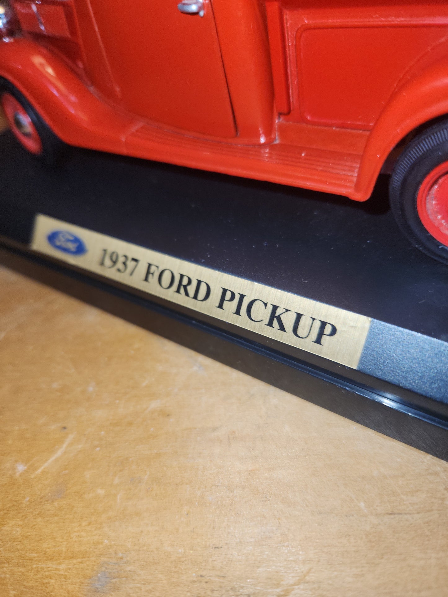 Vintage Redbox 1937 Ford Pickup 1:24 Die-Cast Model Truck ALL RED vc8