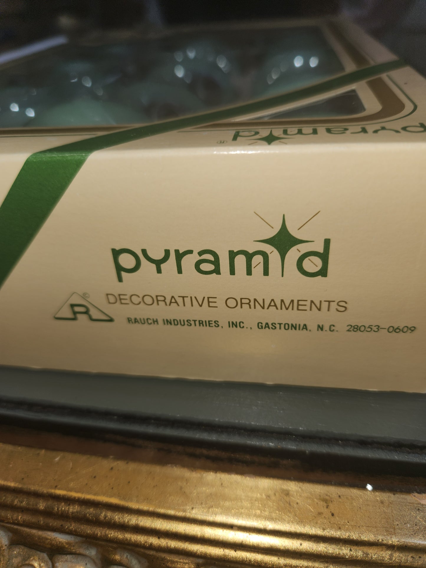 Vintage Pyramid Rauch Mint Green 2" ornaments bo68