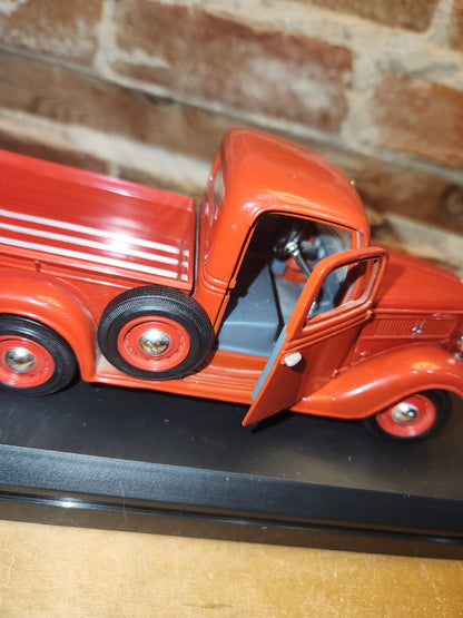 Vintage Redbox 1937 Ford Pickup 1:24 Die-Cast Model Truck ALL RED vc8