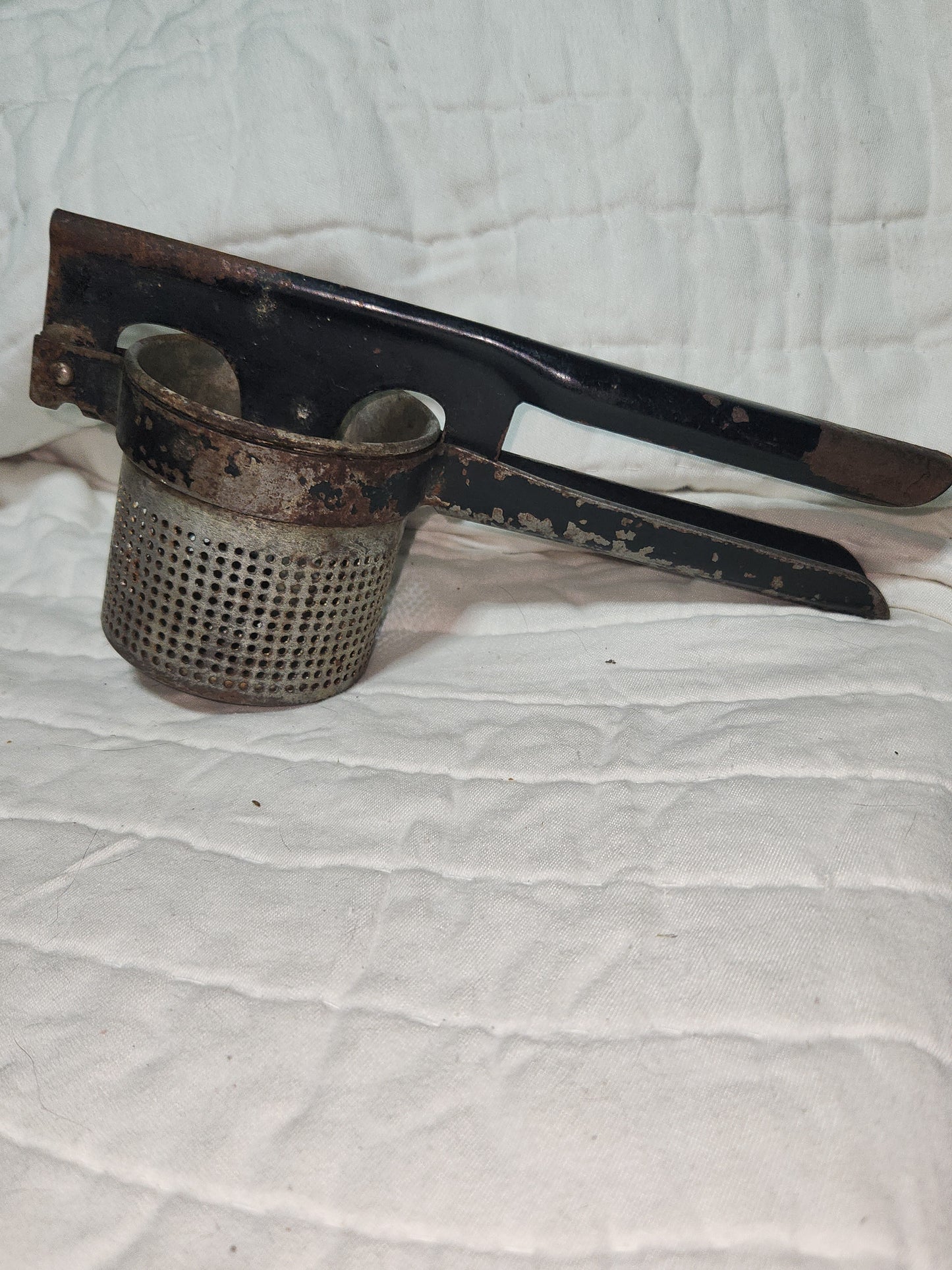 Vintage Potato Ricer black chippy handle universal kit914