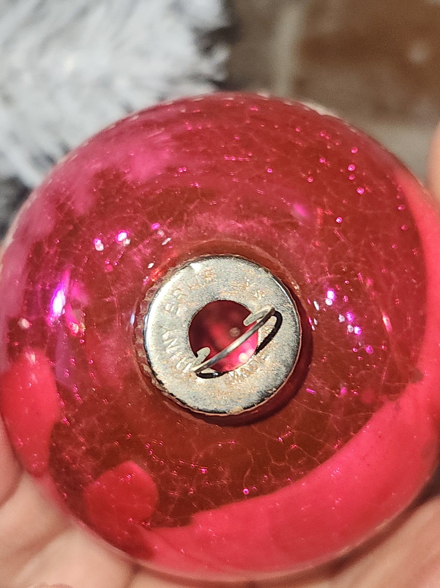 Vintage Shiny Brite Hot Pink Stenciled Ice Skating Glass Ball Ornament GLOWS vo8